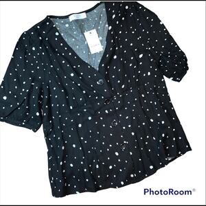 5 /$25 Elodie NWT Polka Dot V-neck 1/2 Sleeve Blouse Black Size Medium